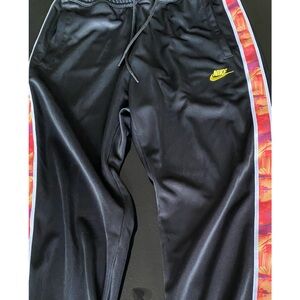 Like new mens Nike track pants size Large